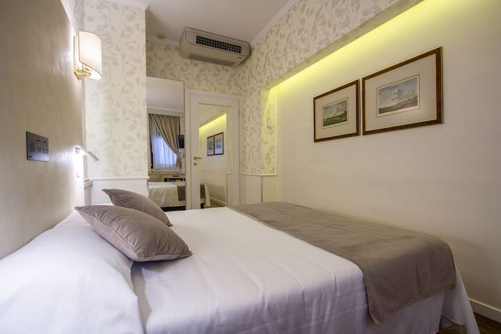 Room 46 of 93