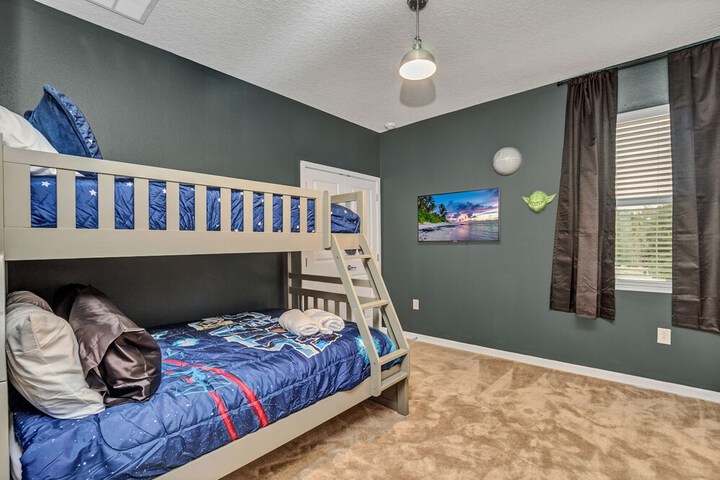 Room 10 of 44
