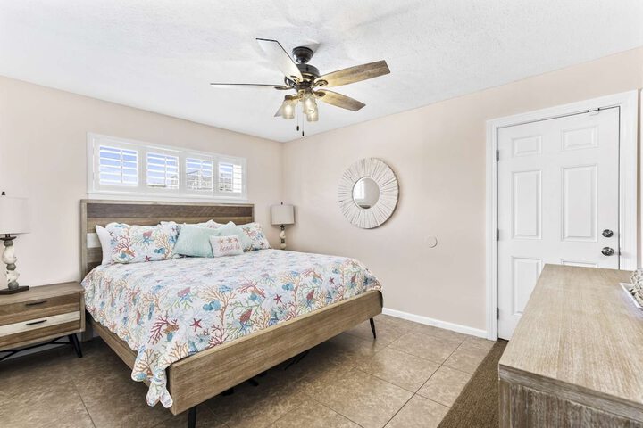 Room 2 of 96