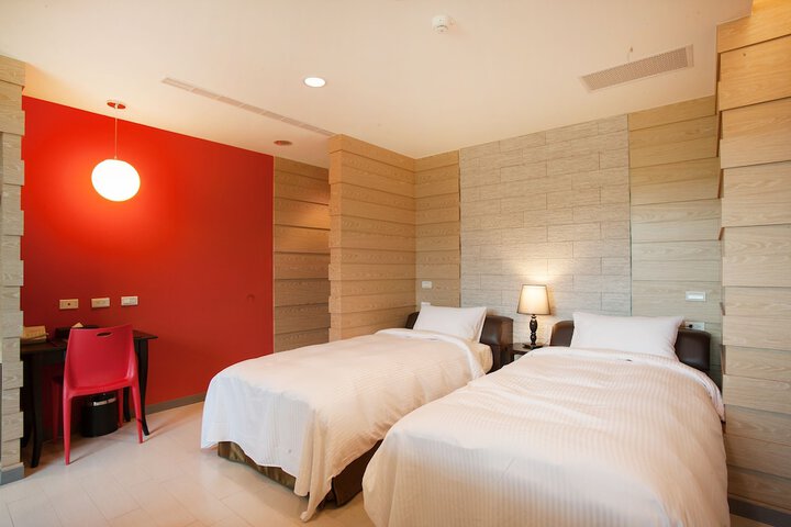 Room 9 of 48