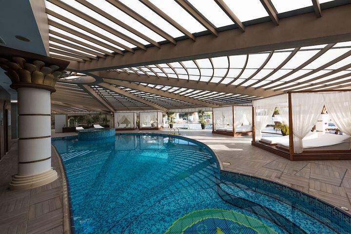 Pool 130 of 273
