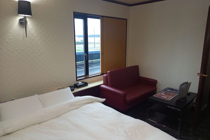 Room 12 of 51