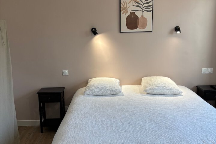 Room 4 of 25