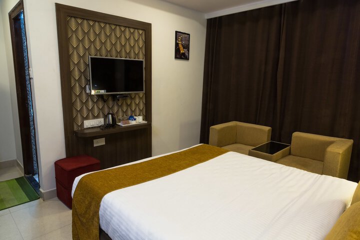 Room 14 of 72
