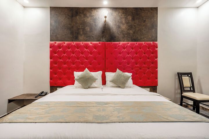 Room 8 of 48