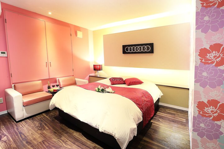Room 9 of 43