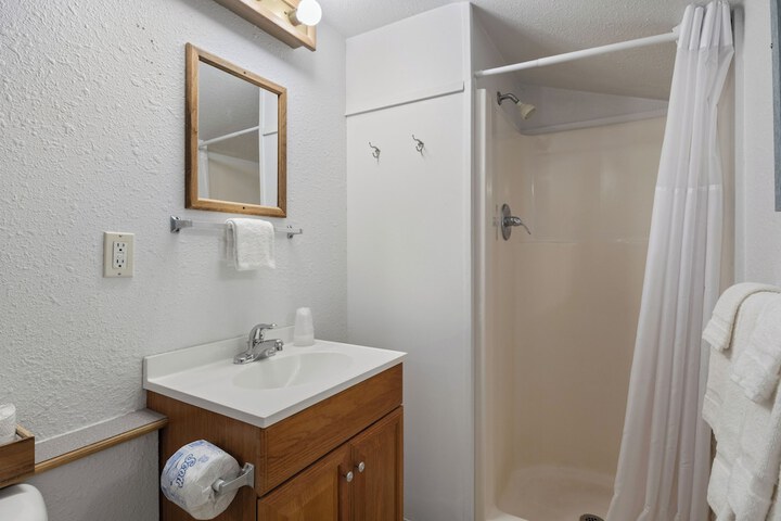 Room 104 of 128