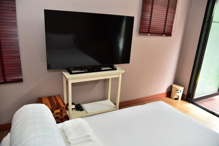 Room 15 of 33