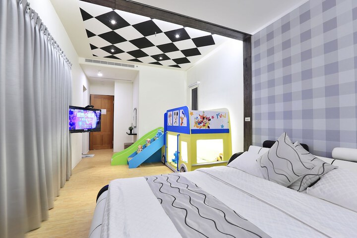 Room 12 of 79