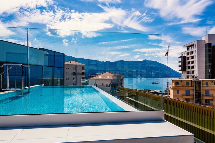 Pool 52 of 78