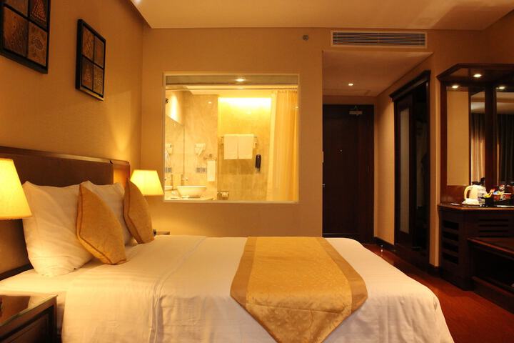 Room 12 of 72
