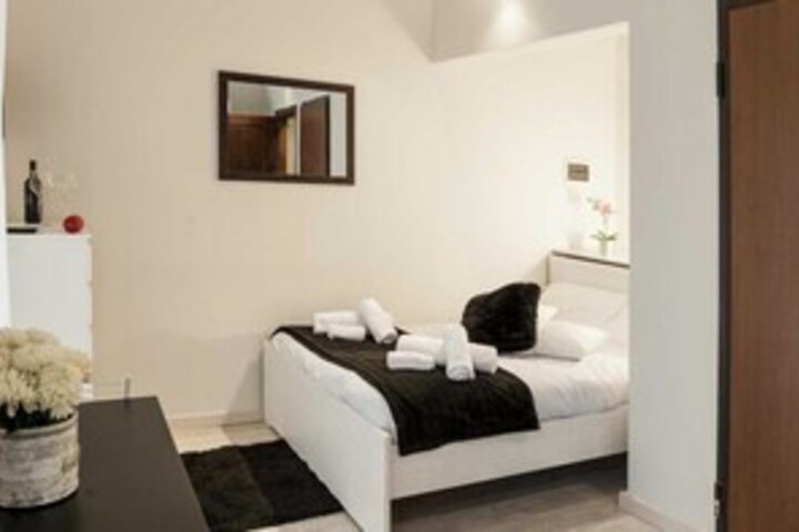 Room 13 of 24