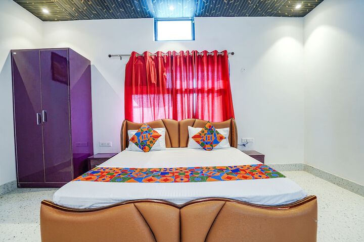 Room 16 of 32