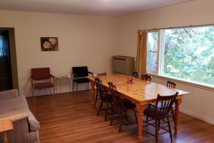 Room 81 of 215