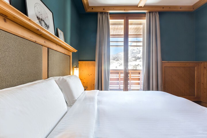 Room 13 of 83