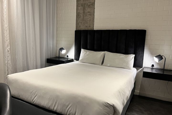 Room 10 of 24