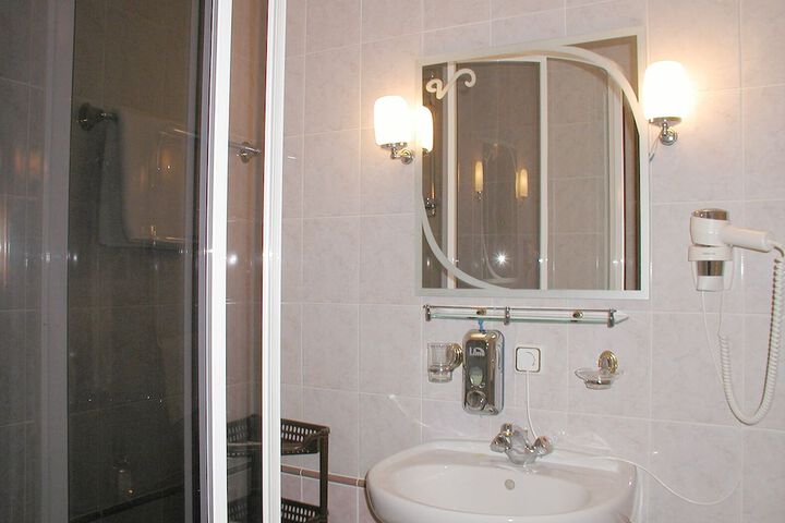 Room 17 of 24