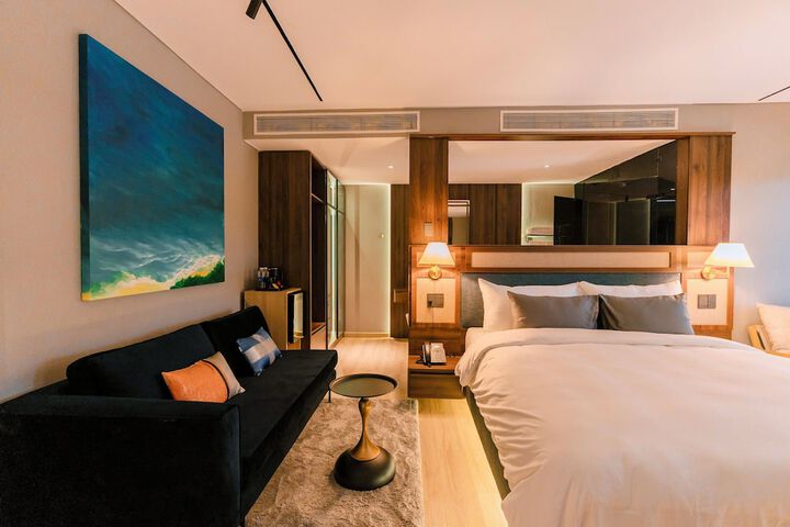 Room 48 of 74