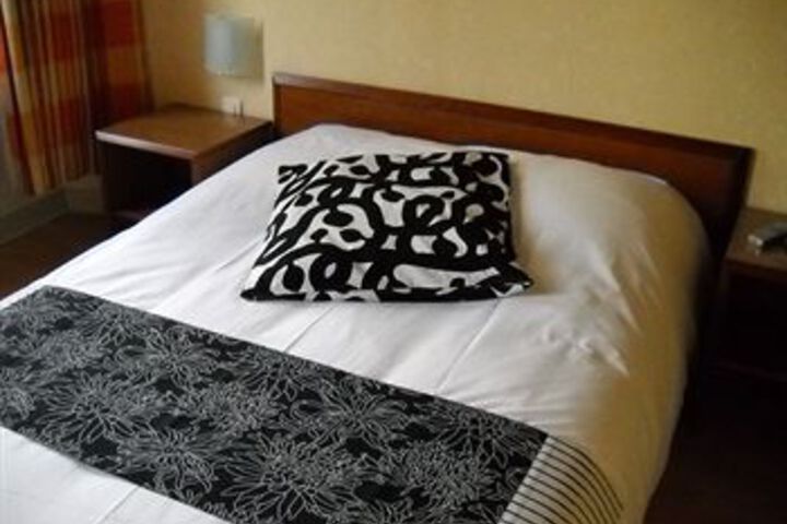 Room 18 of 28
