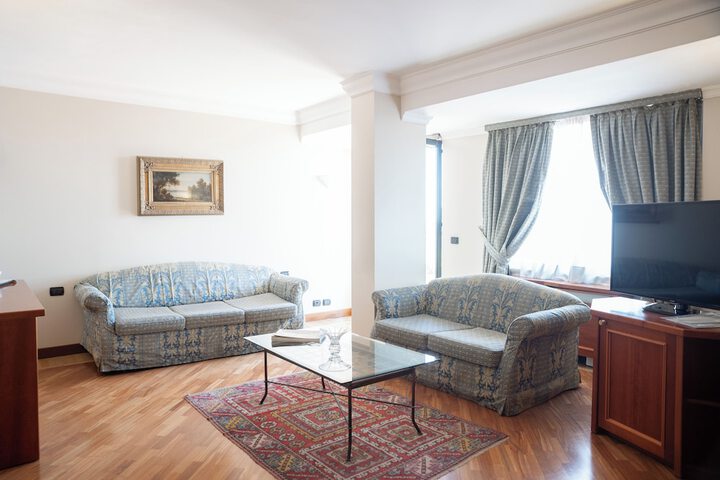Room 15 of 76