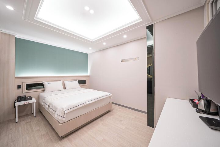 Room 45 of 58
