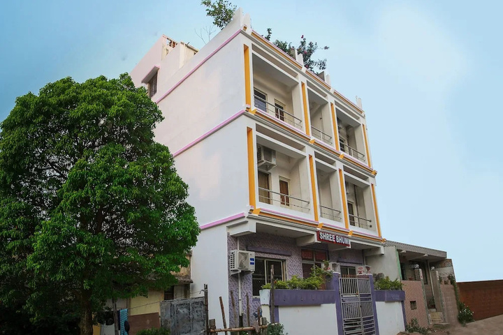 OYO 6765 Shree Bhumi