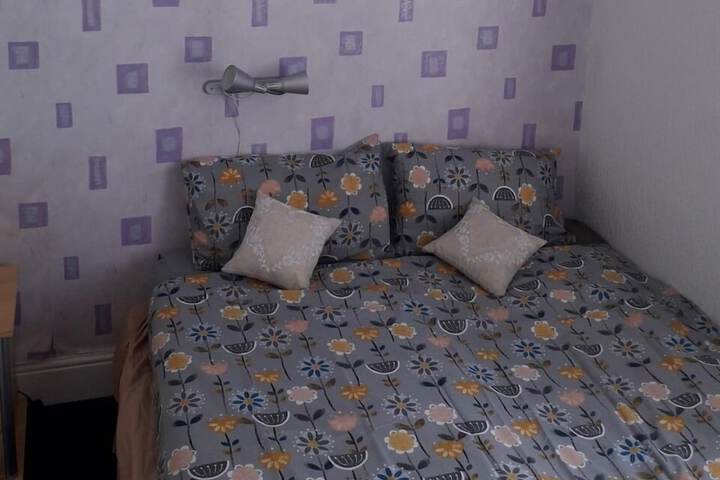 Room 6 of 40