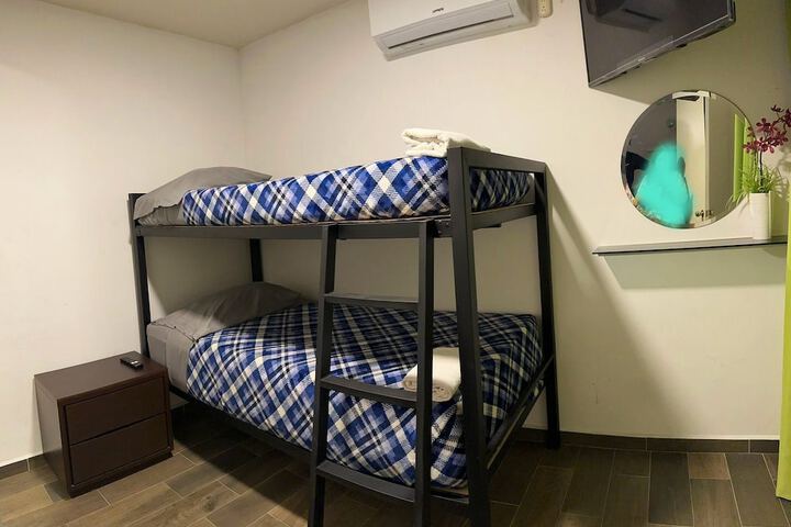 Room 47 of 119