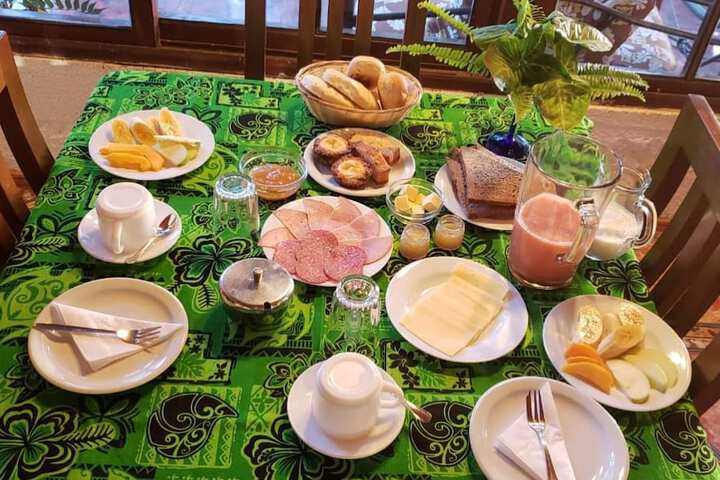 Breakfast/Coffee Service 12 of 27