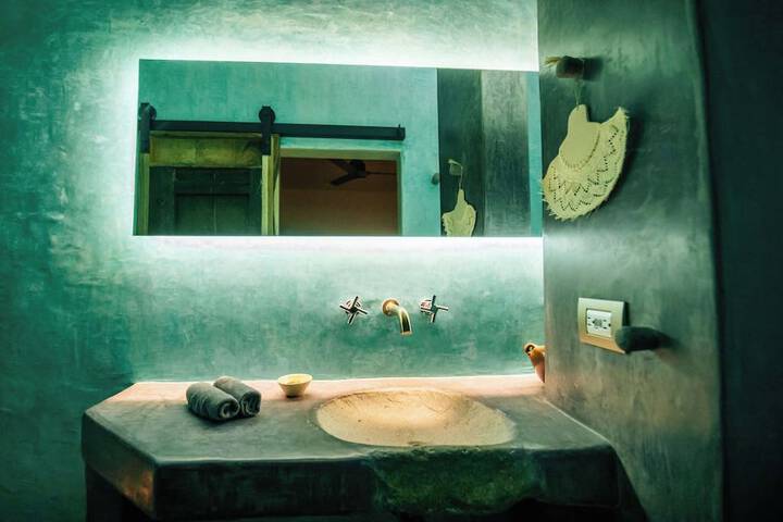 Room 70 of 118