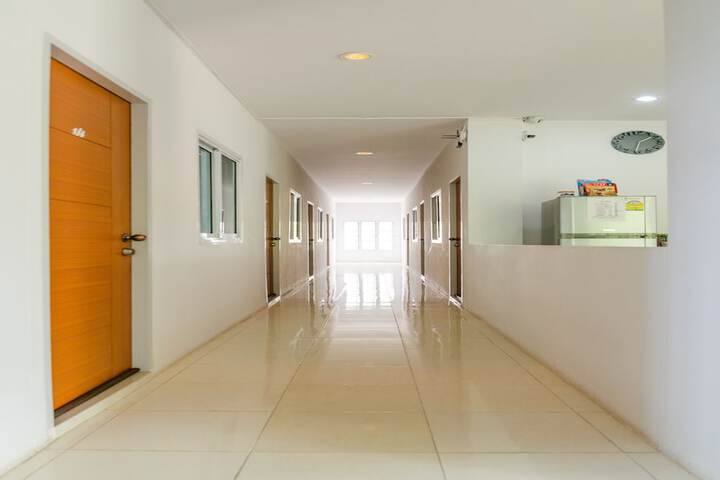 Ballroom/Hall 13 of 20