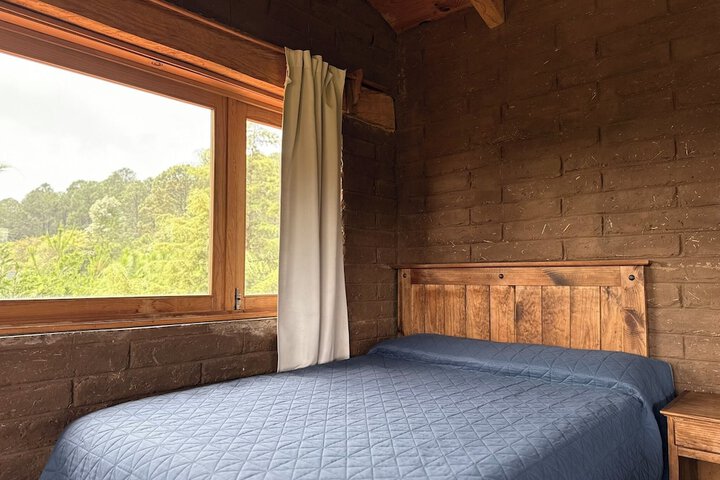 Room 42 of 220