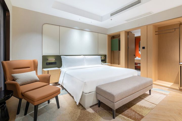 Room 15 of 65