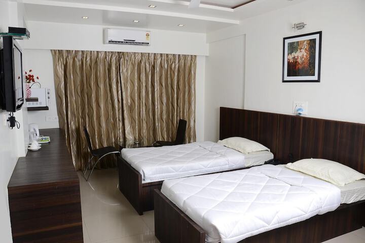 Room 11 of 23
