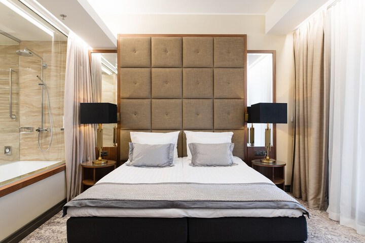 Room 8 of 78
