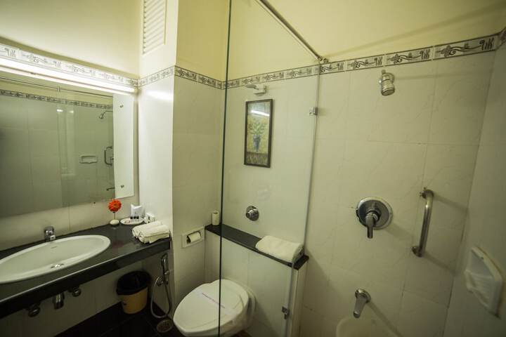 Room 30 of 53