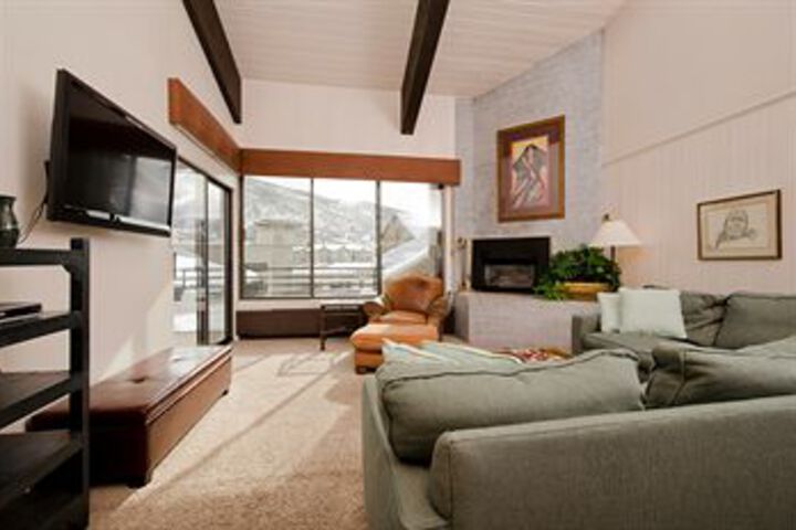 Room 9 of 27
