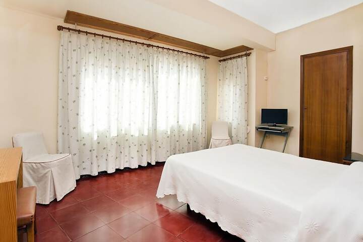 Room 6 of 17