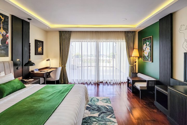Room 30 of 132