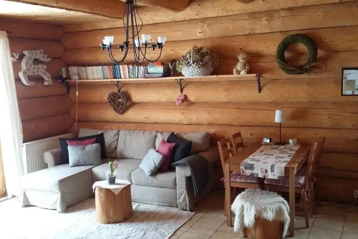 Room 2 of 18