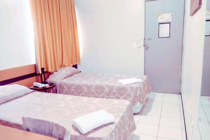 Room 12 of 37