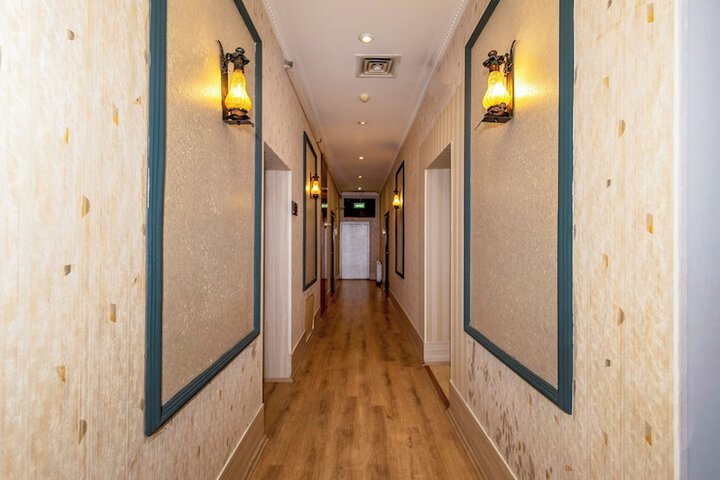 Ballroom/Hall 87 of 97