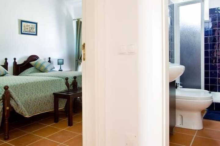 Room 3 of 49