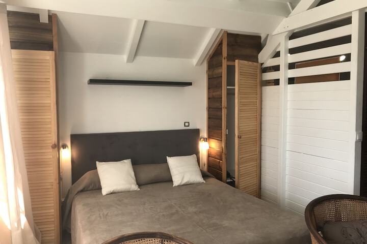 Room 12 of 93