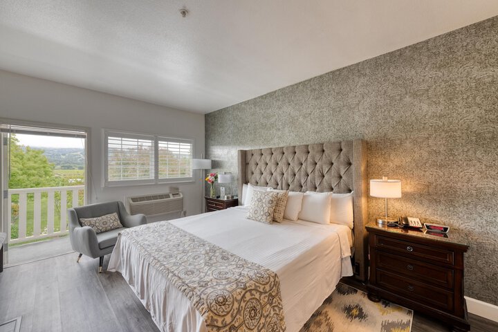 Standard | King Bed (1 of 31)