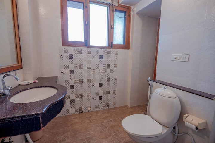 Room 13 of 22