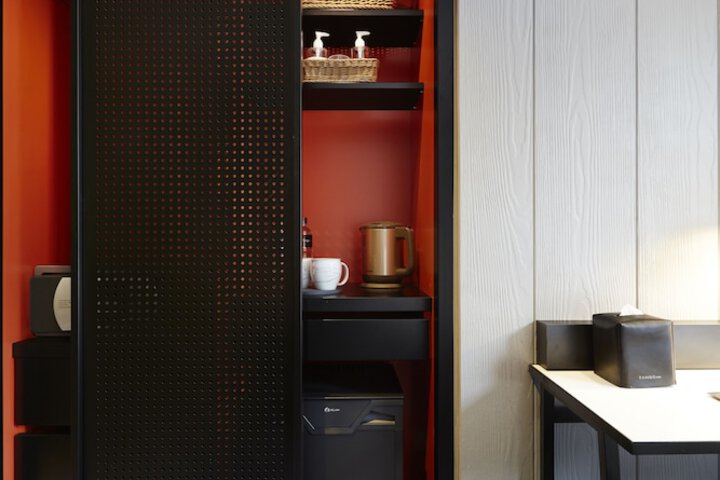 Room 9 of 61