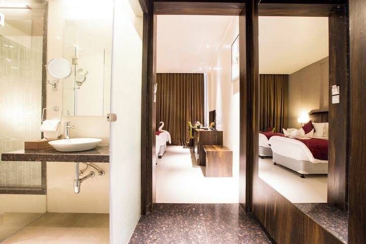 Room 9 of 21