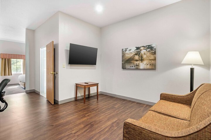 Room 12 of 23