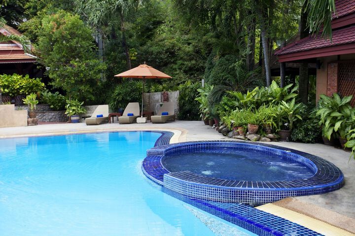 Hotel Pool